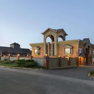 Travelodge By Wyndham South Hotel YYC